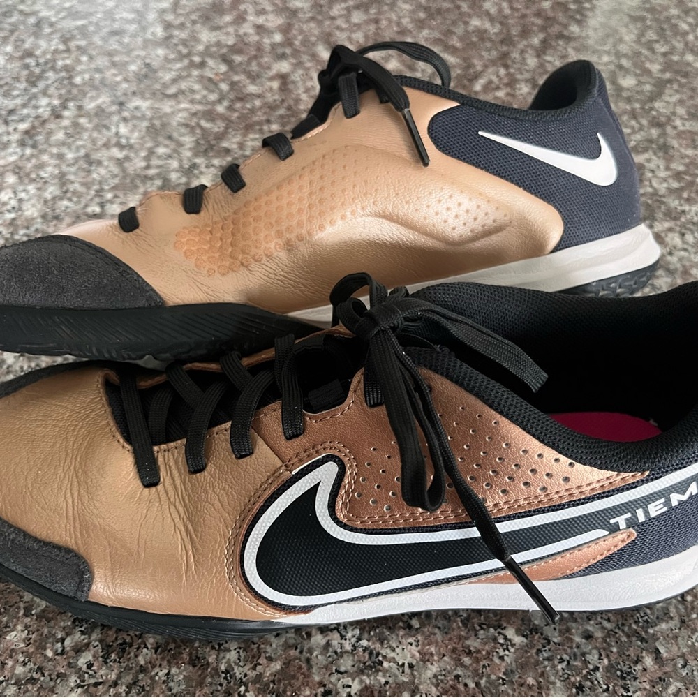 Nike Tiempo Legend 9 Academy IC Copper Mens Indoor Soccer DA1190-810 - Size 7.5